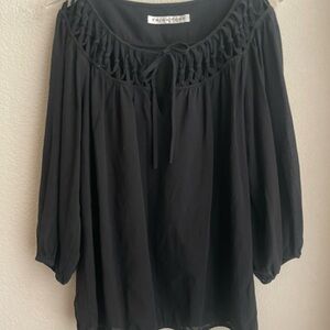 EUC Trina Turk‎ fancy blouse 3/4 puff sleeve black blouse see measurements